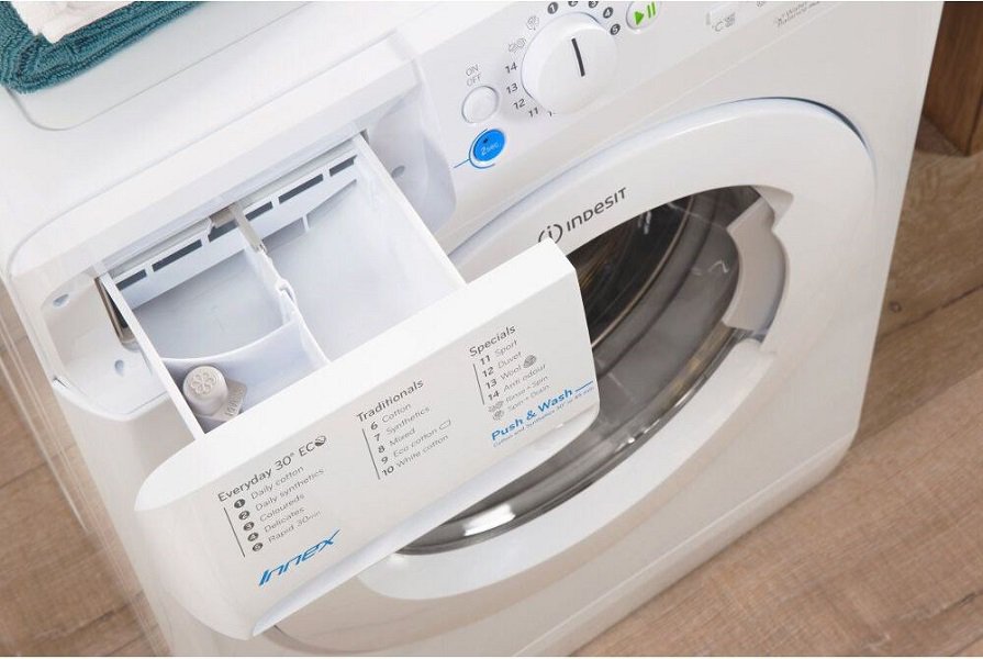 INDESIT BWUA 51051 L B
