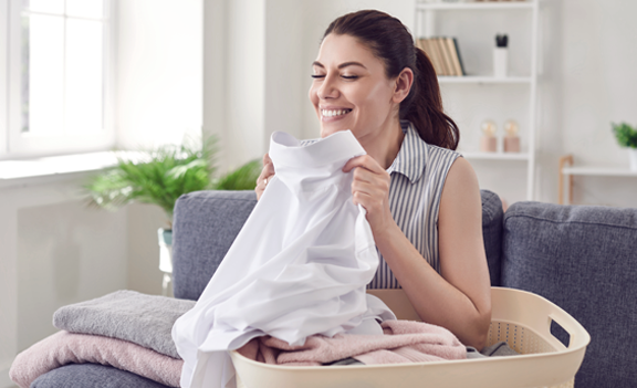 Отстирает даже грязные вещи.png